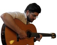 Joscho Stephan mit dem "Guitarras Calliope" Joscho Stephan Signature Modell (Zeder mit Cutaway und umlaufend 2cm größerer Korpus)