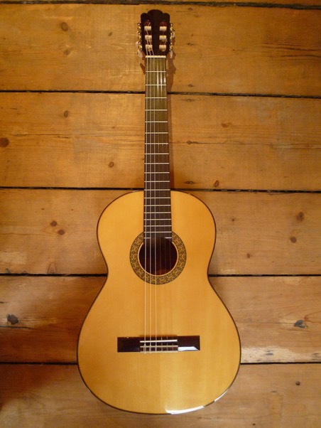 Concertguitar. Modelo "Aphrodite" (Guitarras Calliope), Fichte. Spruce. Photo © UK