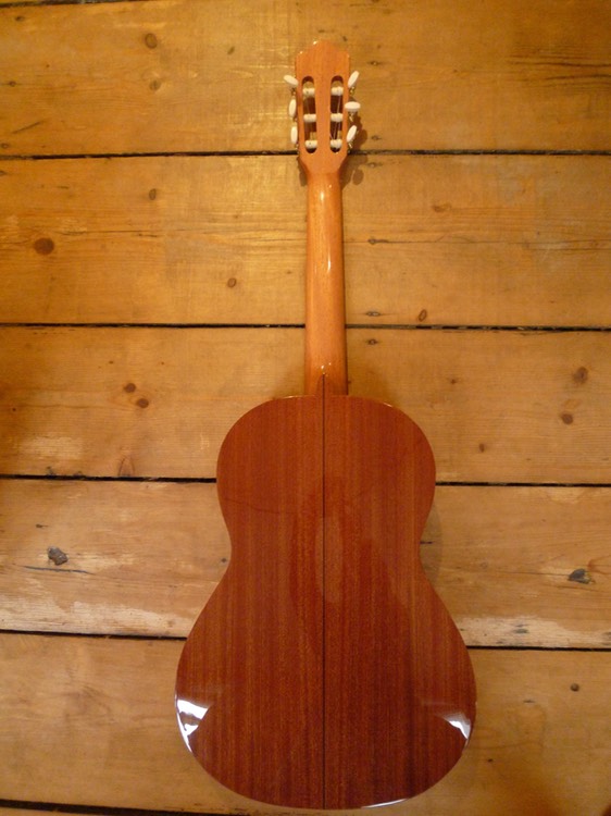 Concertguitar. Modelo "Aphrodite"  (Guitarras Calliope), Fichte. Spruce. Photo © UK