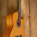 Modelo Orfeo Flamenca Blanca Zargen und Decke Kingsize Concertguitar Modelo Orfeo Flamenca Blanca  (Guitarras Calliope) Photo © UK