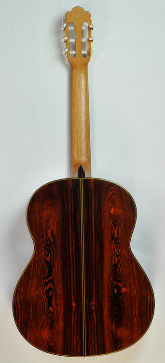 Guitarras Calliope. Kingsize Concert Guitar. Cedar. Photo © Guitarras Calliope