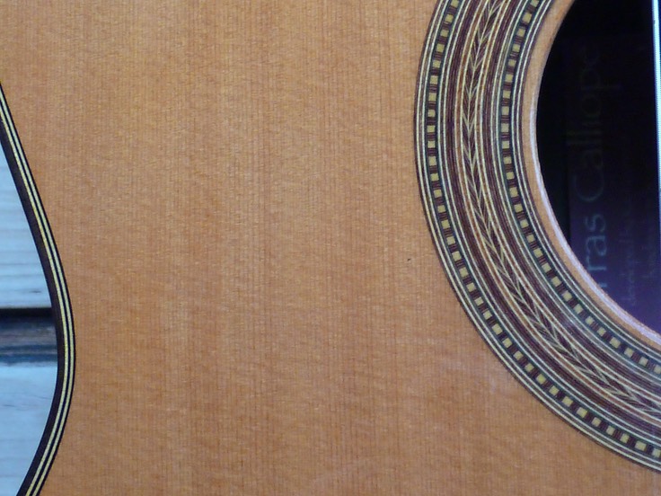 Guitarras Calliope. Kingsize Concert Guitar. Modelo Jodcho Stephan with Cutaway. Cedar. Photo © Guitarras Calliope